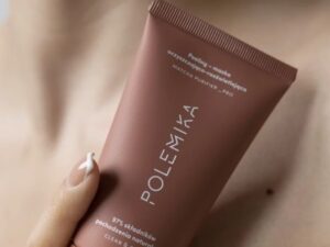 POLEMIKA. Peeling-maska oczyszczająco-rozświetlająca.