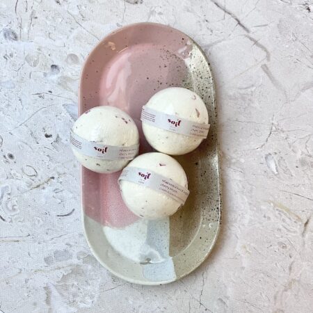 SOIL STORY. RELAKSUJĄCA KULA DO KĄPIELI *CHERRY BLOOM*