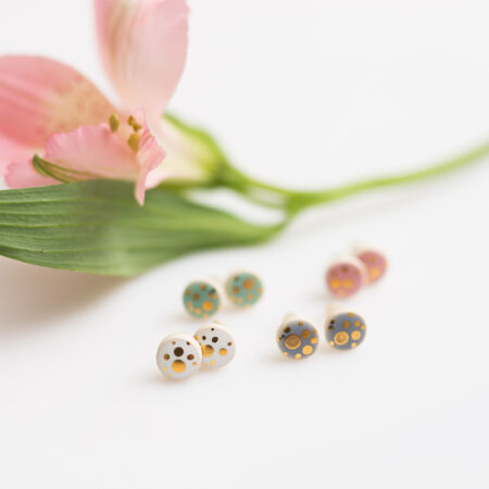 MIOO. Kolczyki /wkrętki/ DOTS szare