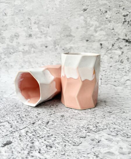 KUBEK GEOMETRYCZNY *PINK AND WHITE* 270ml